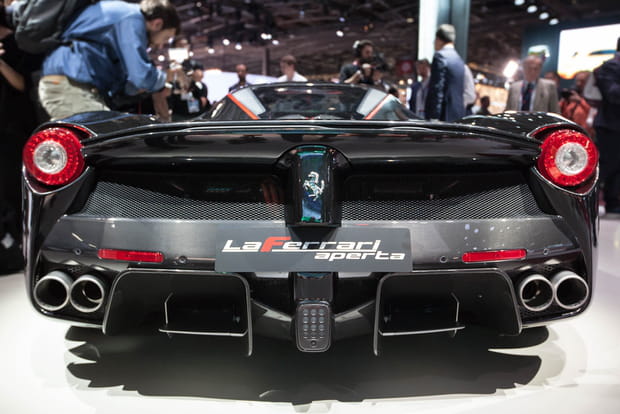 Capote en toile ou toit en carbone ?