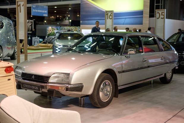 La Citroën CX, routière aux suspensions pneumatiques