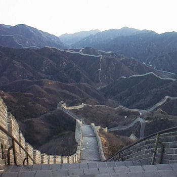 la grande muraille parcourt plus de 5 000 kilomètres.