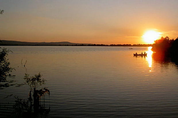 Un dieu des fleuves au crépuscule