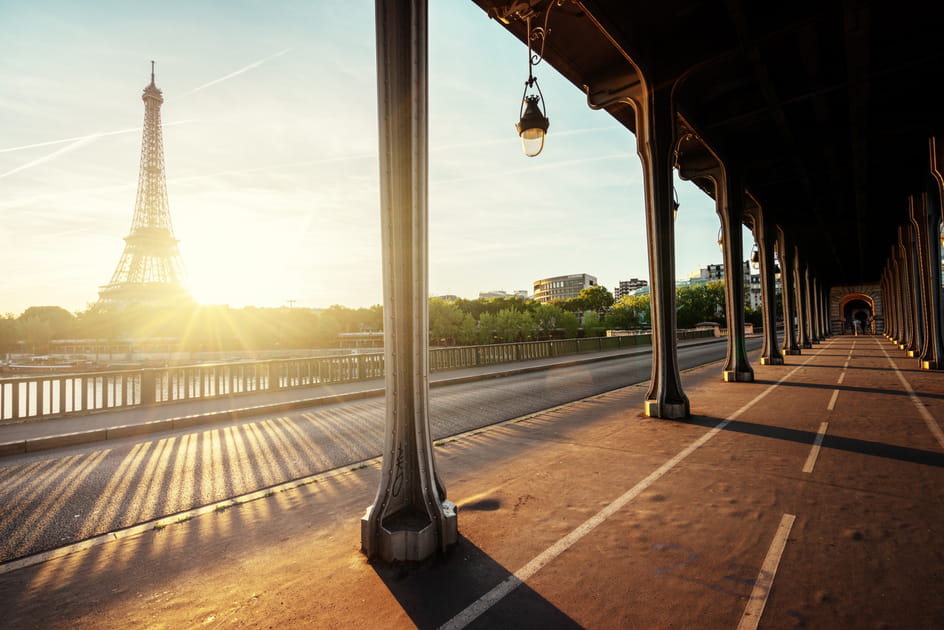 Sur la tour Eiffel, &agrave; Paris