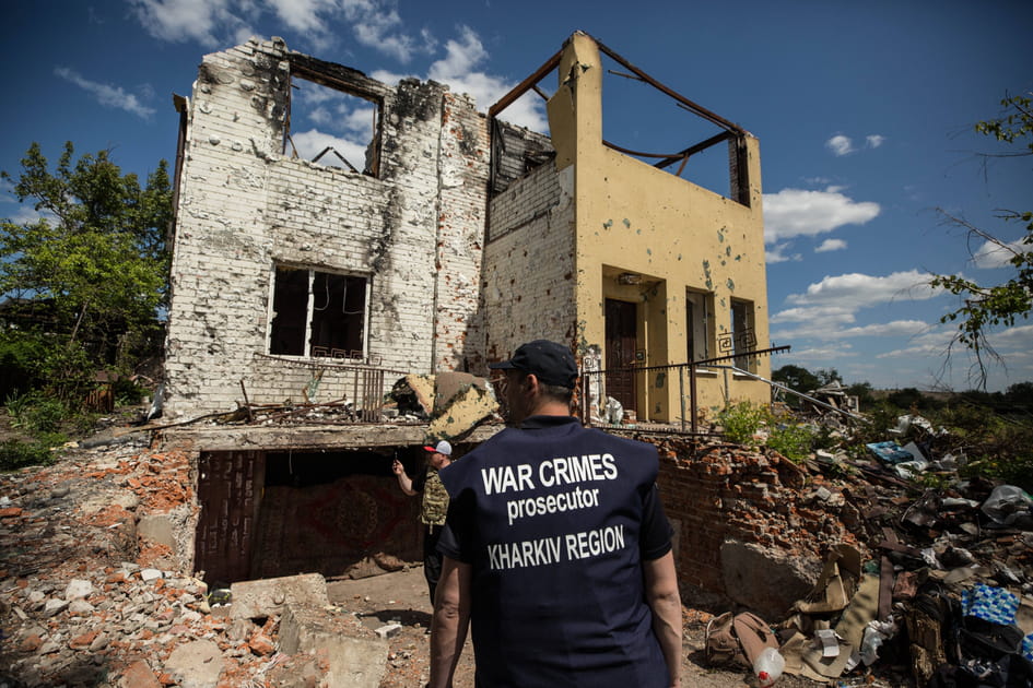 A la recherche de preuves de crimes de guerre