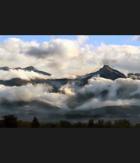 Brumes et nuages sur le Montegut