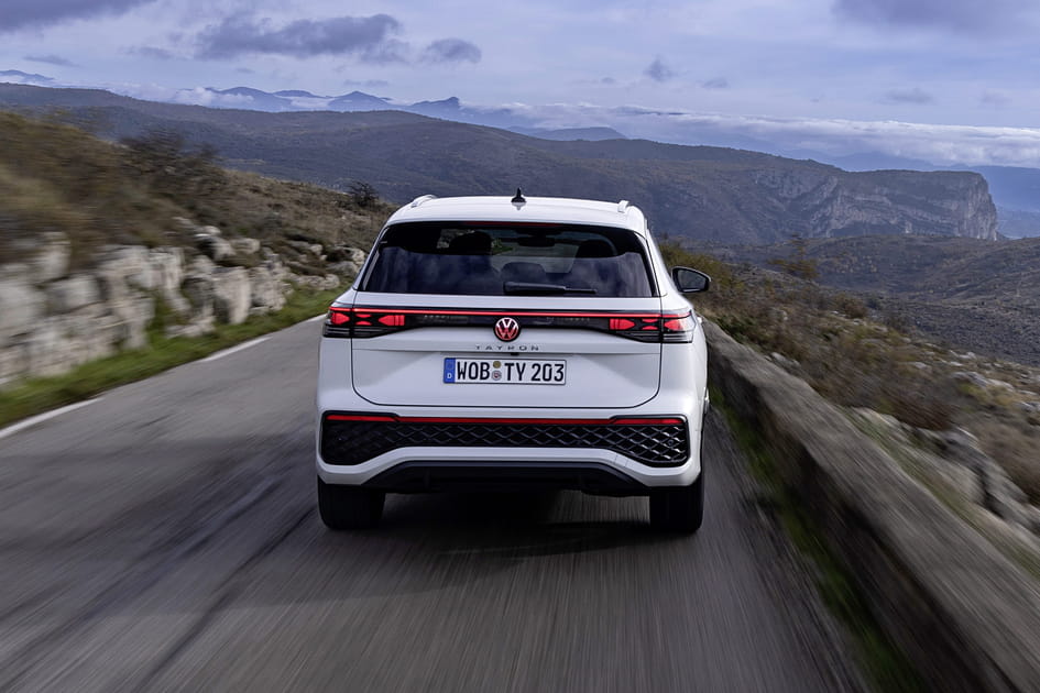Le Volkswagen Tayron absorbe bien les imperfections de la route