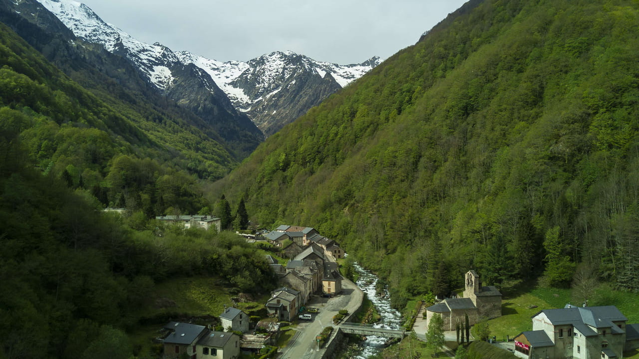 Ariège. "Vous pouvez dormir sur le canapé" : l'artisan squatte une maison pendant 20 ans, il doit désormais faire un gros chèque à la propriétaire