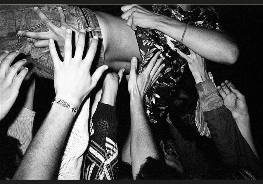 Stage diving