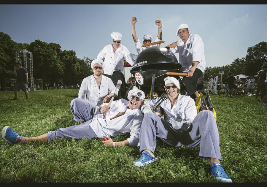 Le barbecue de Mikko Hirvonen est en marche