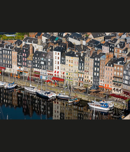 Honfleur, une toile &eacute;l&eacute;gante sur l'estuaire