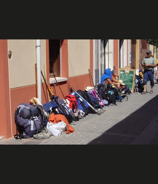 Sacs attendent randonneurs affam&eacute;s