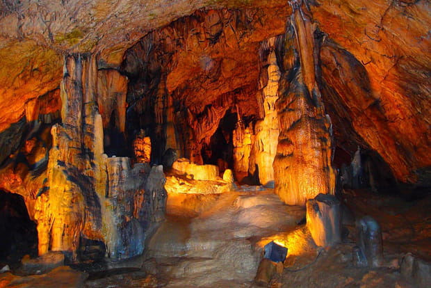 La grotte d'Osselle, plus vaste nécropole européenne d'ours des cavernes