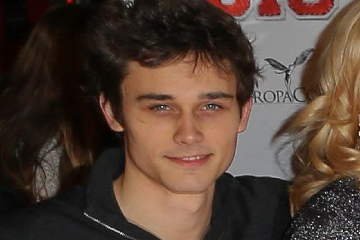 Qui Est La Femme De Fabian Wolfrom Ici Tout Commence Fabian Wolfrom ne s'affiche pas sur les réseaux sociaux