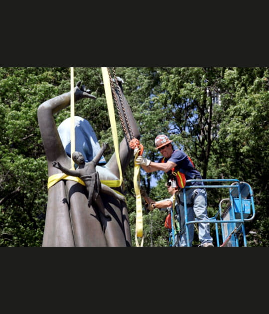 Sculptures d&eacute;plac&eacute;es