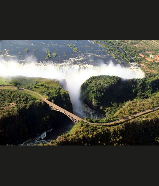 Face aux chutes Victoria