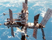 Les mystères de l'univers : Voyage en orbite