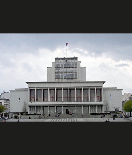 A Brest, une mairie d'apr&egrave;s-guerre