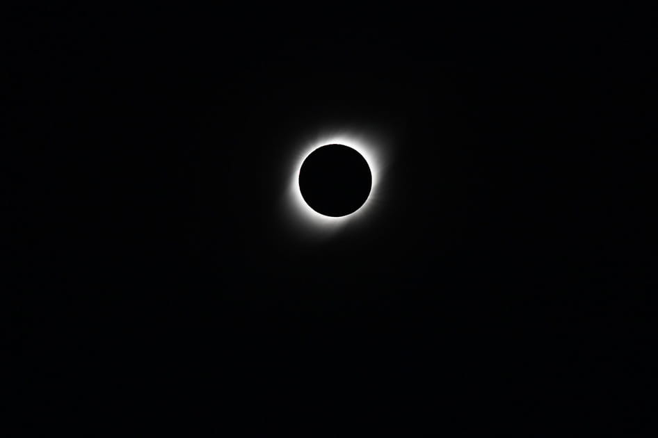 La lune occulte totalement le soleil &agrave; La Serena au Chili