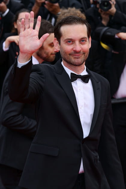 Tobey Maguire salue les photographes &agrave; Cannes