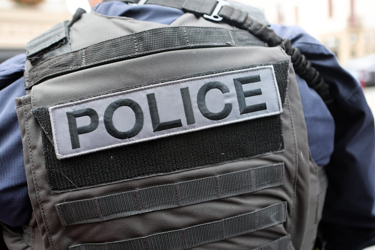 Un des deux policiers accusés de viols à Bobigny est mis en examen