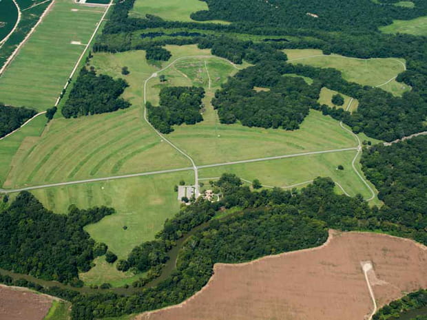Les tertres monumentaux de Poverty Point aux Etats-Unis
