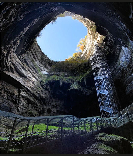 Un trou b&eacute;ant refuge du diable