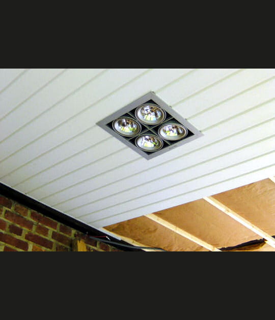 D&eacute;coupe du lambris