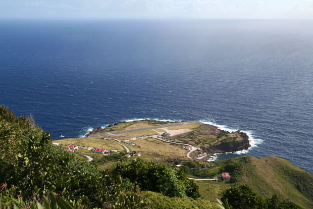 L'aéroport de Saba sur une péninsule