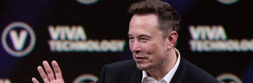 Un Elon Musk d&eacute;complex&eacute; fait son show &agrave; Paris, sans annoncer d'usine Tesla en France