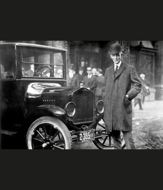 Henry Ford et ses voitures &agrave; la cha&icirc;ne