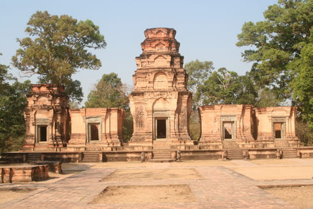 Prasat Kravan et ses cinq tours en brique