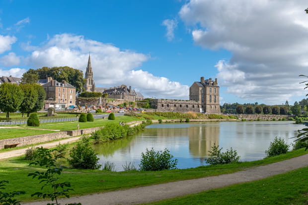 Quintin, un majestueux château au cœur de la Bretagne
