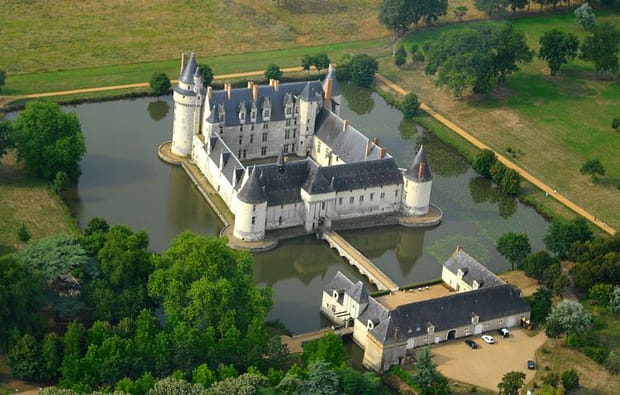 Le Château du Plessis-Bourré et ses symboles alchimiques