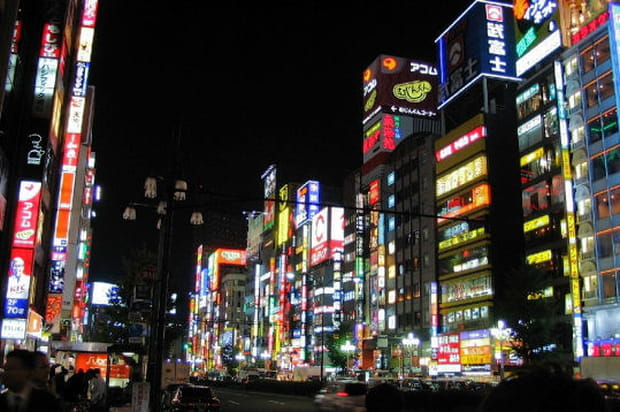 Semaine 14 : Tokyo, néons et cerisiers