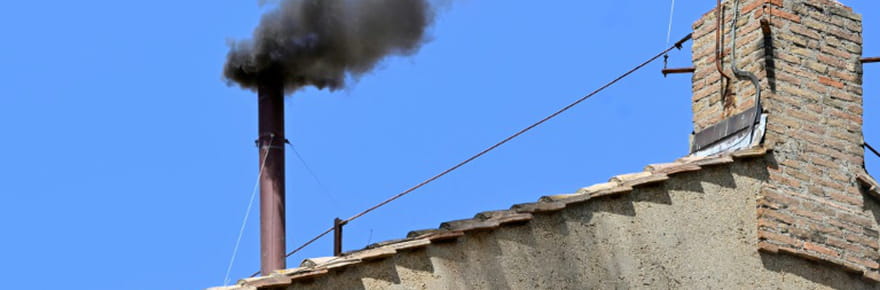 Les cardinaux recommencent &agrave; voter apr&egrave;s la deuxi&egrave;me fum&eacute;e noire au Vatican