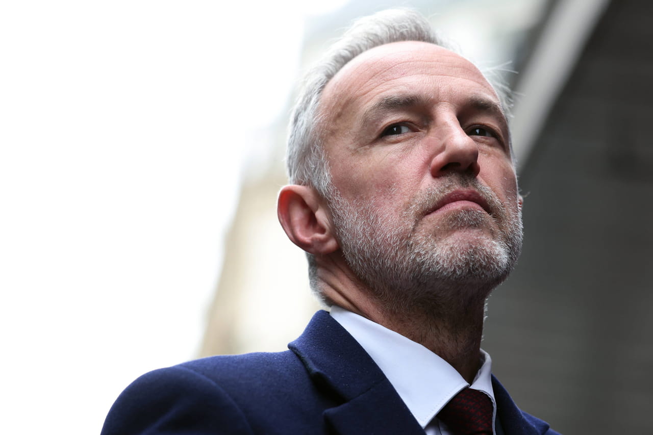 Emmanuel Grégoire victime d'agressions sexuelles : ce que l'on sait de l'épreuve qu'il a vécue enfant