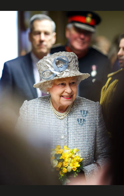Elisabeth II, record de long&eacute;vit&eacute; &agrave; la t&ecirc;te d'un &eacute;tat pour une femme