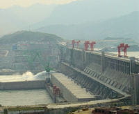 le barrage des trois-gorges est le plus grand du monde.