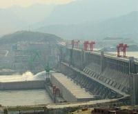 le barrage des trois-gorges est le plus grand du monde. 