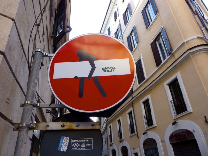 L'art de rue sur les panneaux de Barcelone