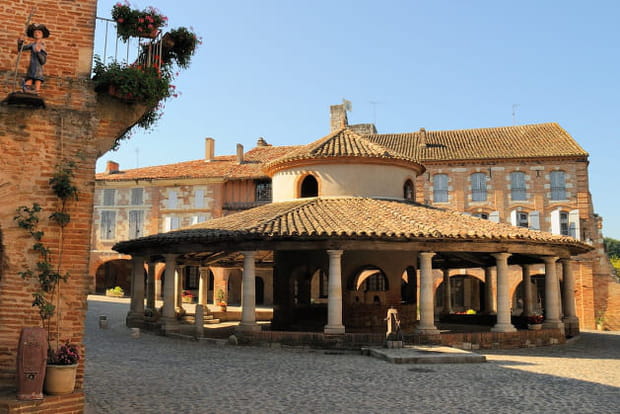 Auvillar, un village doté d'une des plus belles places de France