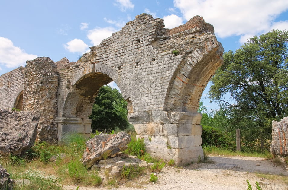 L'Aqueduc de Barbegal &agrave; Fontvieille