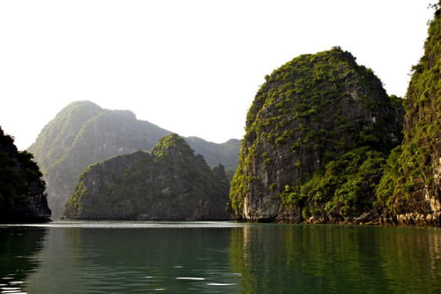 Découvrir la baie d'Ha Long et s'endormir