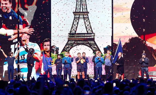 Antoine Dupont dans une tenue et une mise en scène originale aux Enfoirés