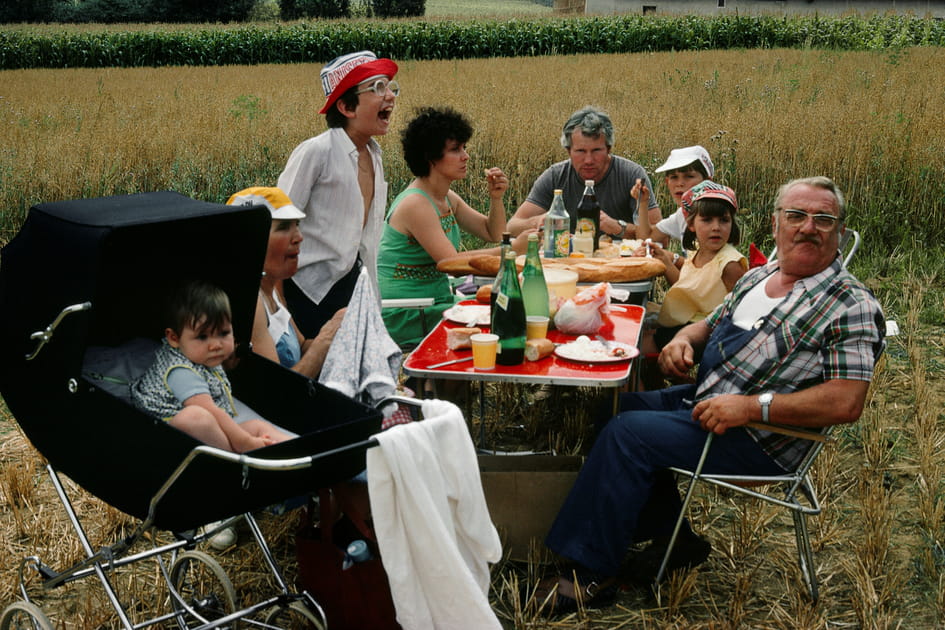 Spectateurs du Tour de France au bord de la route en 1982