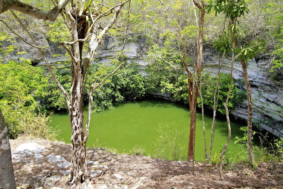 Le c&eacute;note sacr&eacute; de Chichen Itza au Mexique