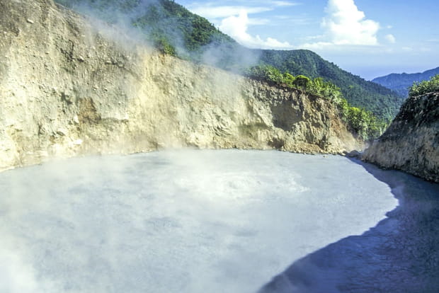 Le Boiling Lake sur l’île de la Dominique