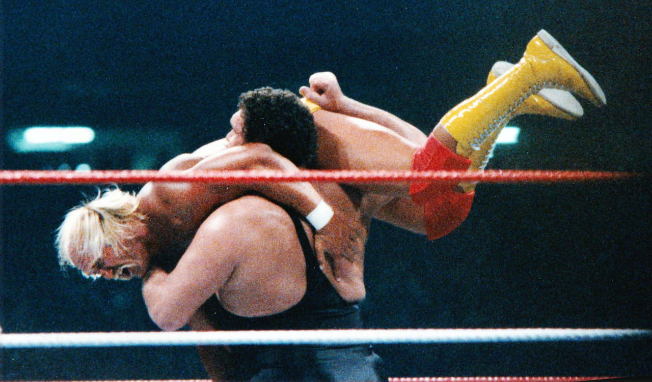 VIDEO. Quand Hulk Hogan affrontait notre légende française du catch, André Le Géant