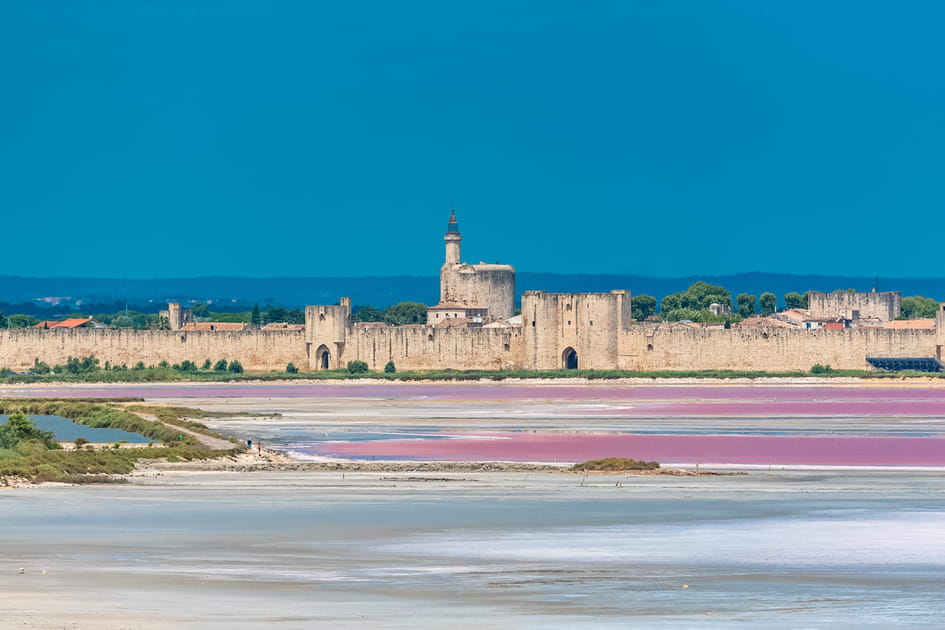 Aigues-Mortes, une cit&eacute; m&eacute;di&eacute;vale pr&eacute;serv&eacute;e fond&eacute;e par le roi Saint Louis