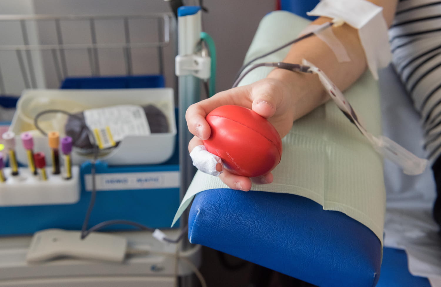 Don du sang : ce qu'il faut savoir après les attentats