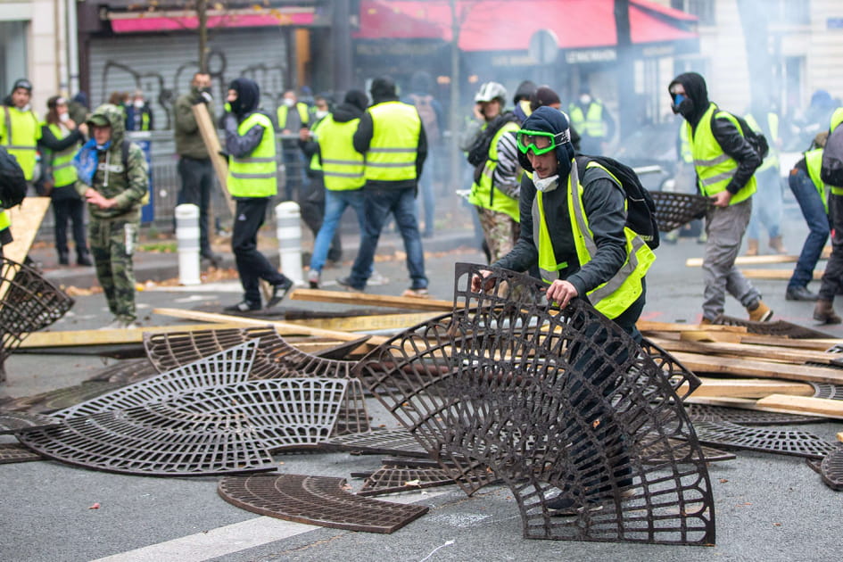 Gilets jaunes&nbsp;: les images choc &agrave; Paris