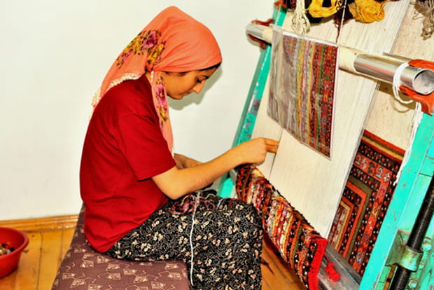 Le tissage d'un tapis